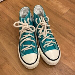 Vintage look high tops